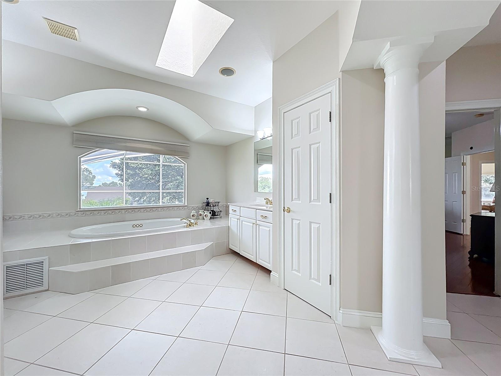 Image 34 of 77 For 16915 Winter Road