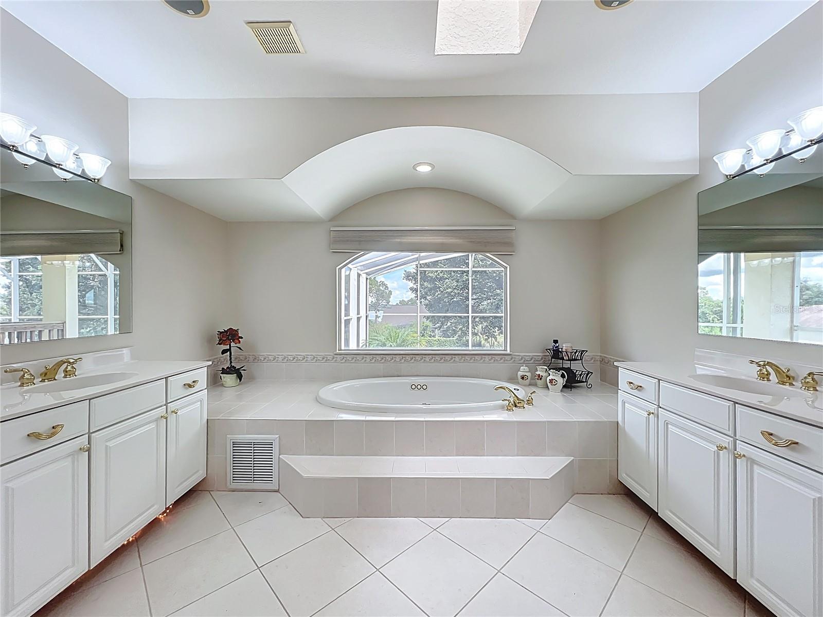 Image 35 of 77 For 16915 Winter Road