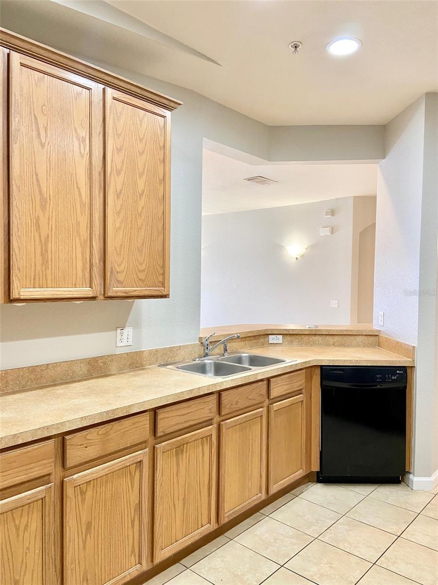 Image 7 of 28 For 3301 Whitestone Circle 307