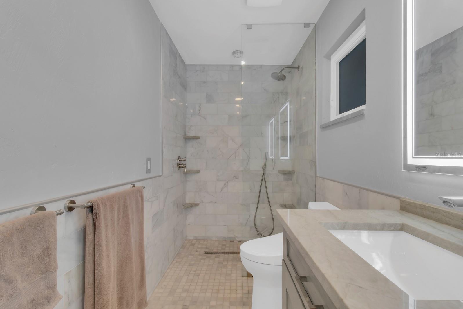 Image 34 of 80 For 211 Royal Oaks Circle