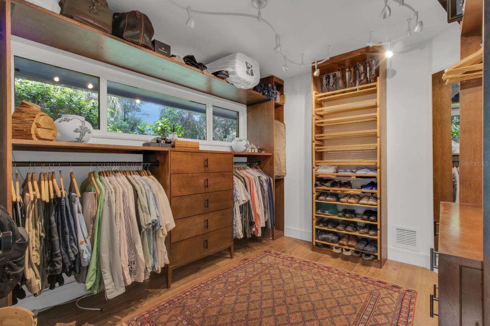 Image 36 of 80 For 211 Royal Oaks Circle