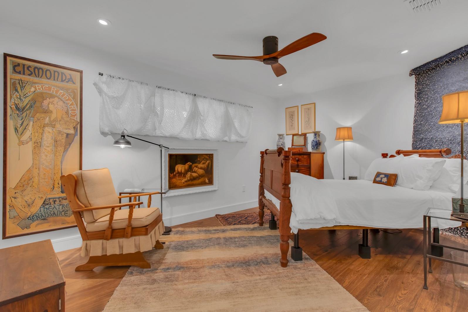 Image 39 of 80 For 211 Royal Oaks Circle