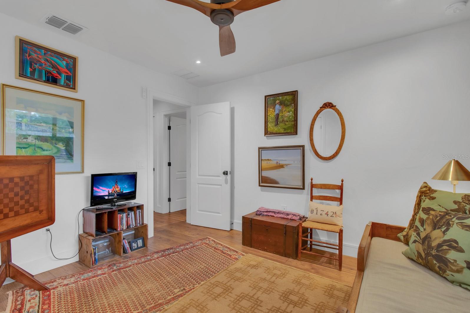 Image 43 of 80 For 211 Royal Oaks Circle