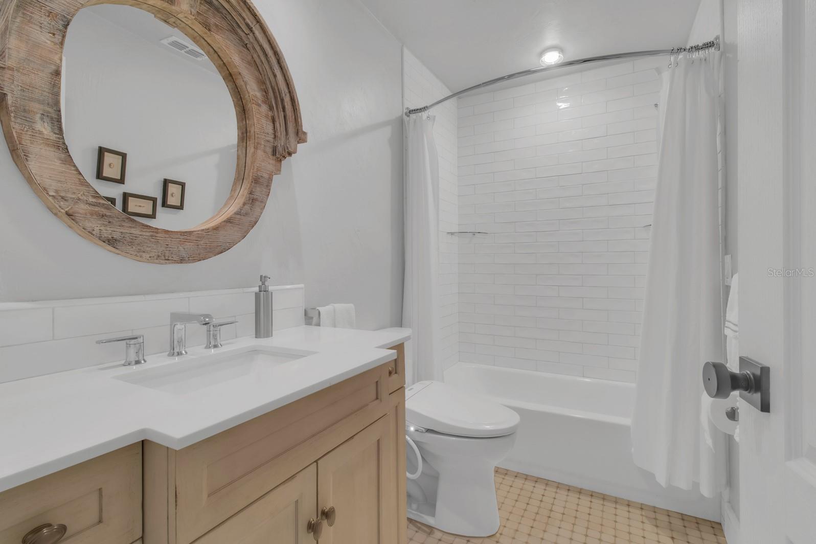 Image 44 of 80 For 211 Royal Oaks Circle
