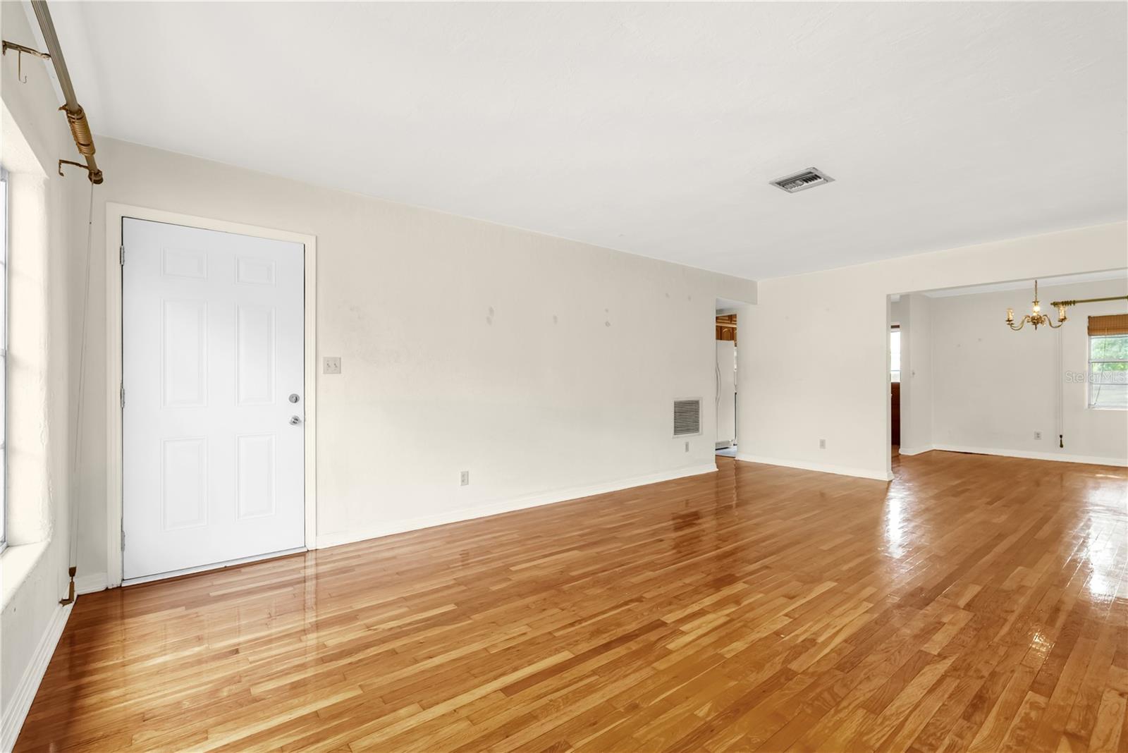 Image 13 of 30 For 630 Tam O Shanter Drive