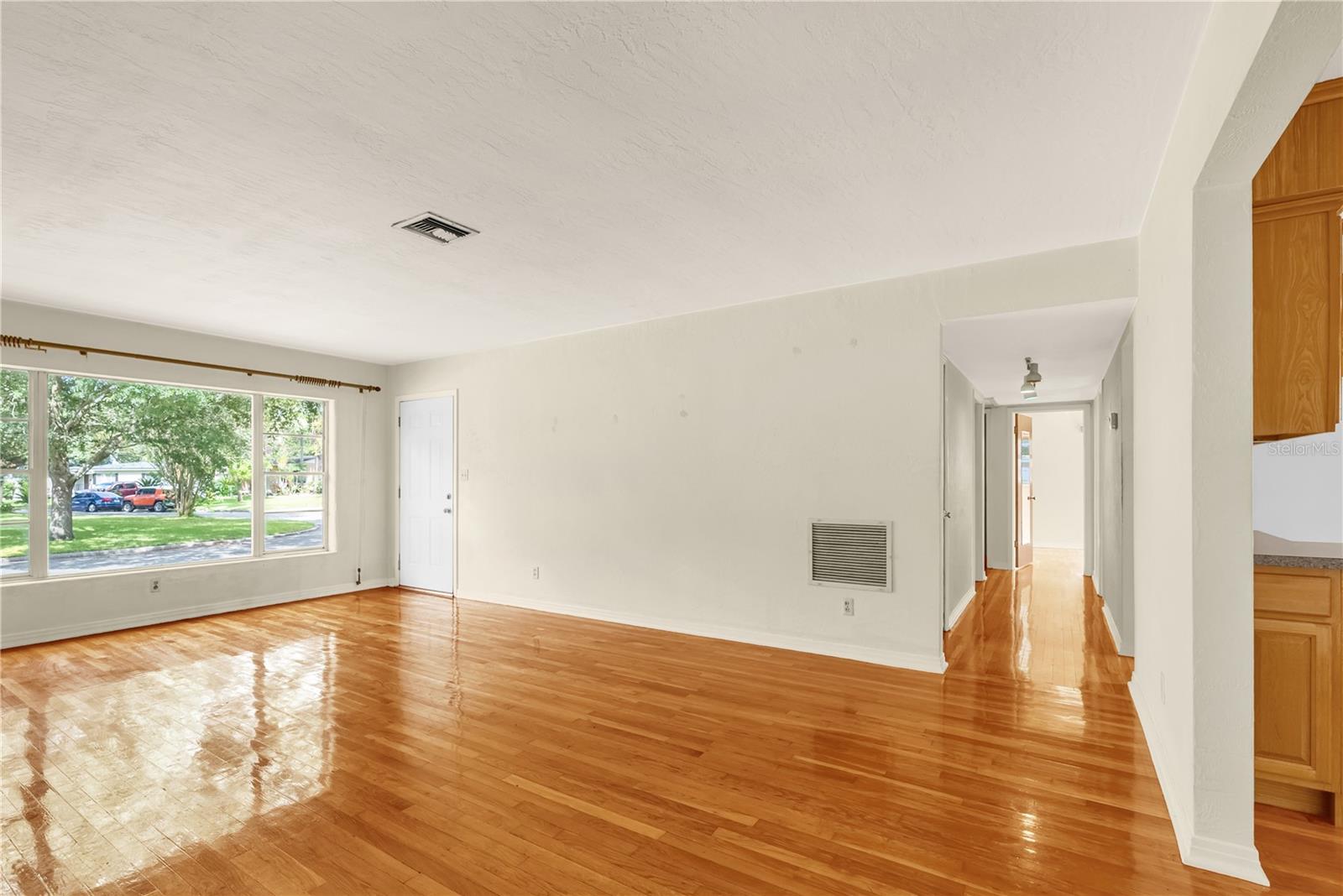 Image 9 of 30 For 630 Tam O Shanter Drive