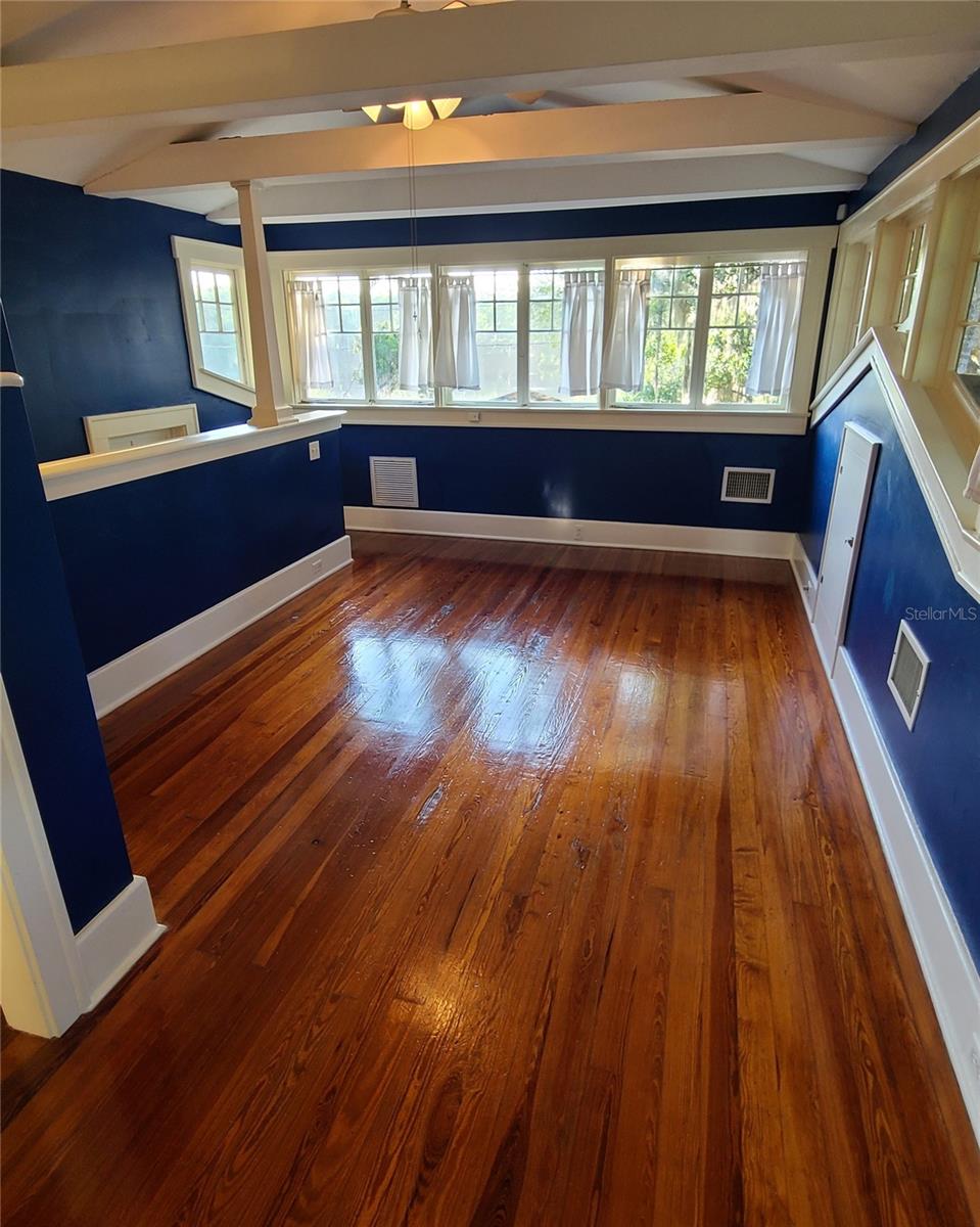 Image 18 of 26 For 120 Thornton Avenue