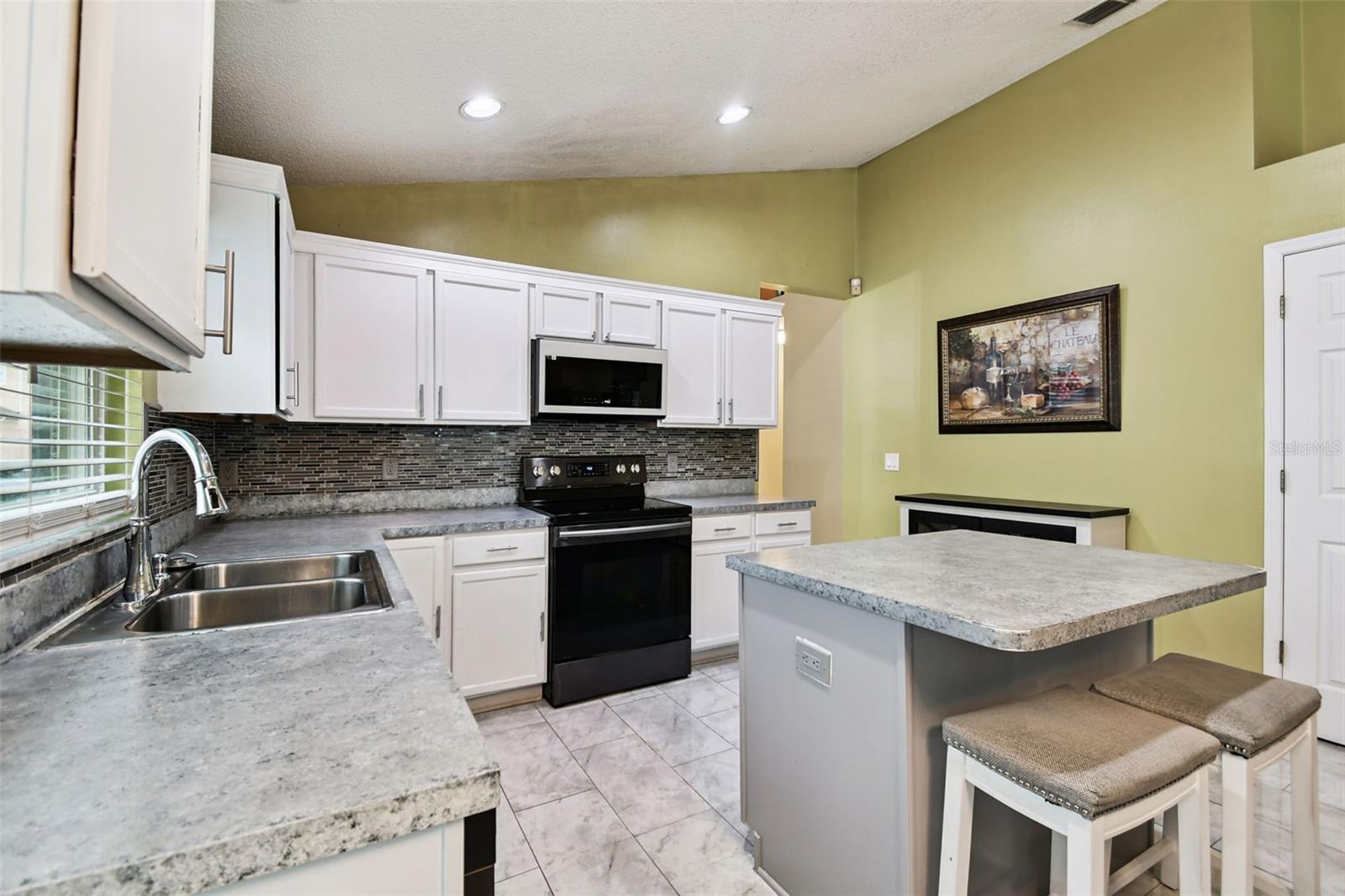 Image 10 of 44 For 12416 Holly Jane Court