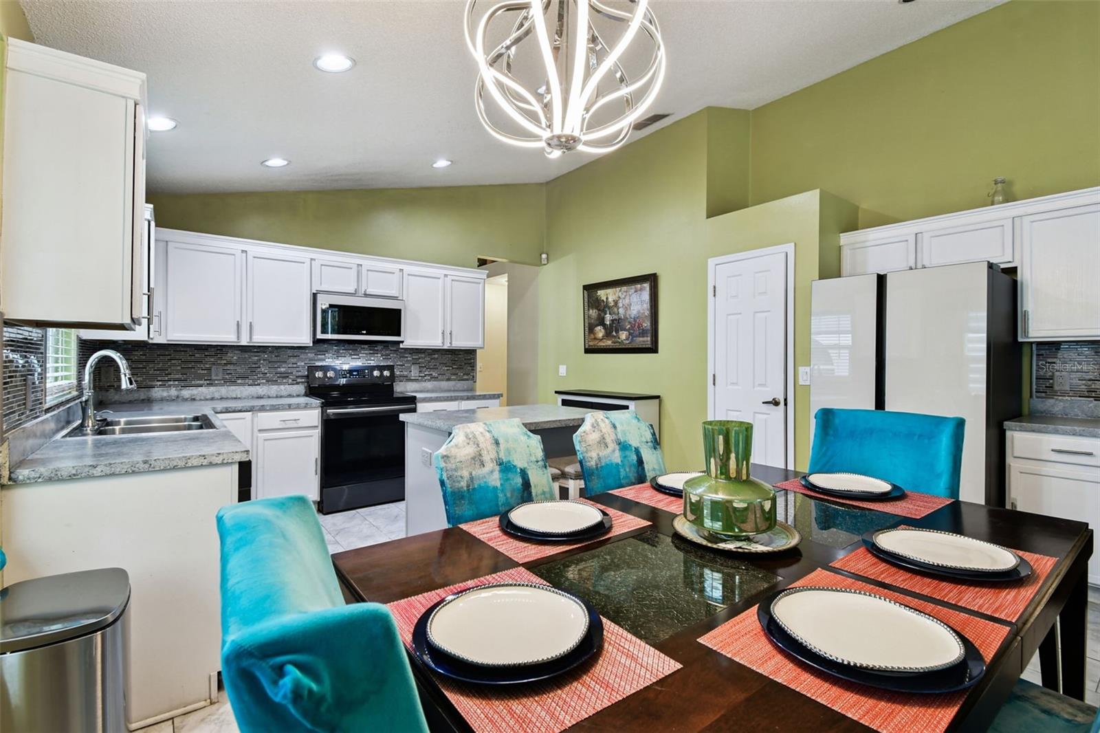 Image 11 of 44 For 12416 Holly Jane Court