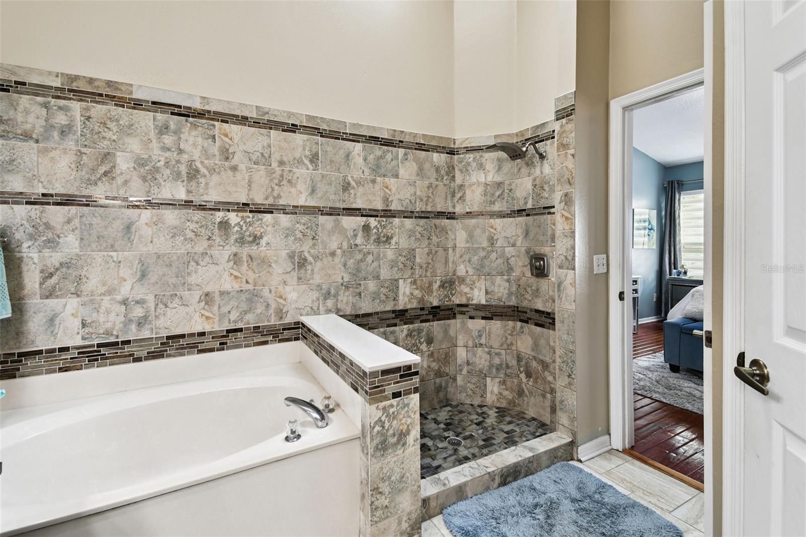 Image 29 of 44 For 12416 Holly Jane Court