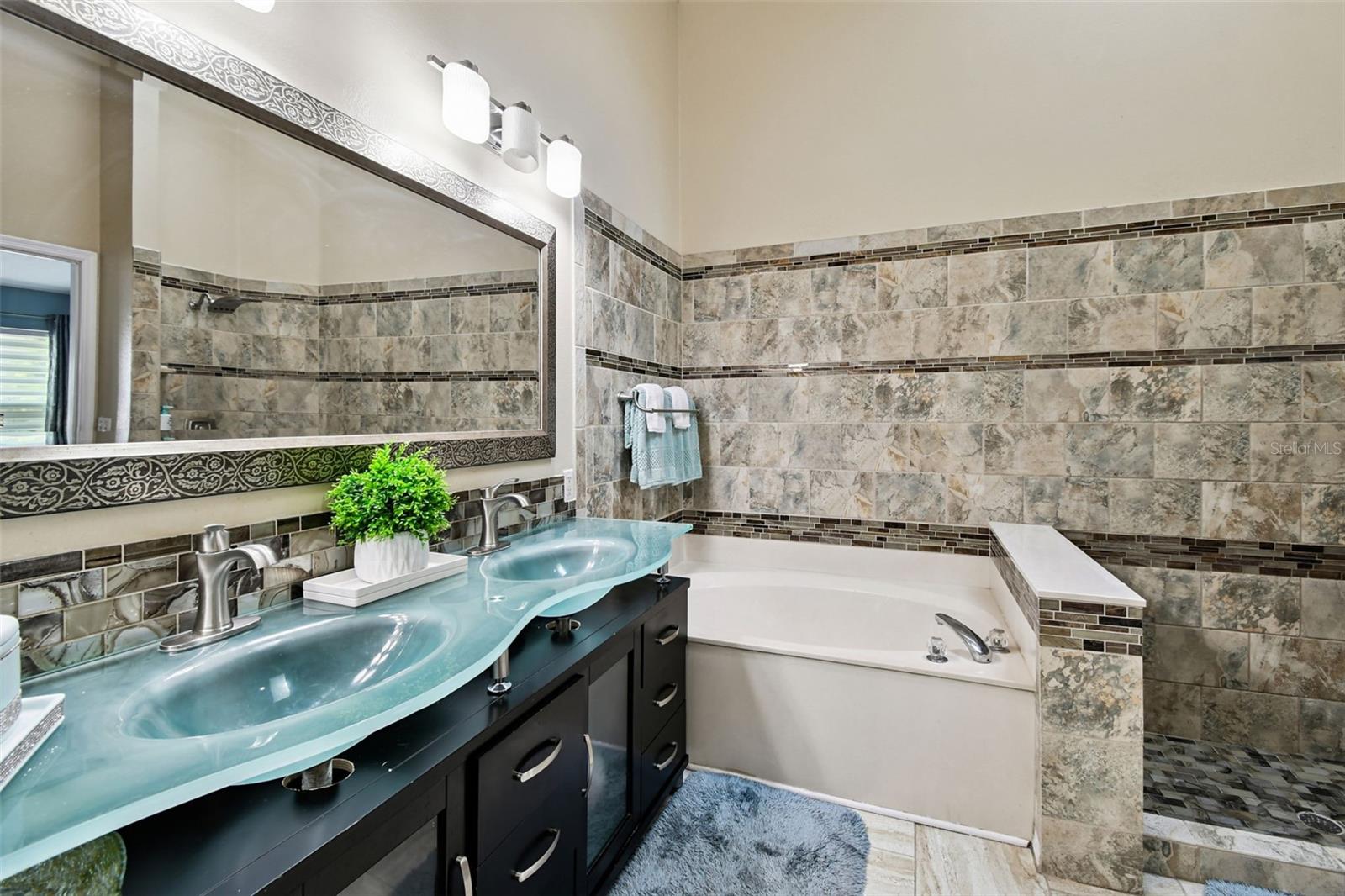 Image 30 of 44 For 12416 Holly Jane Court