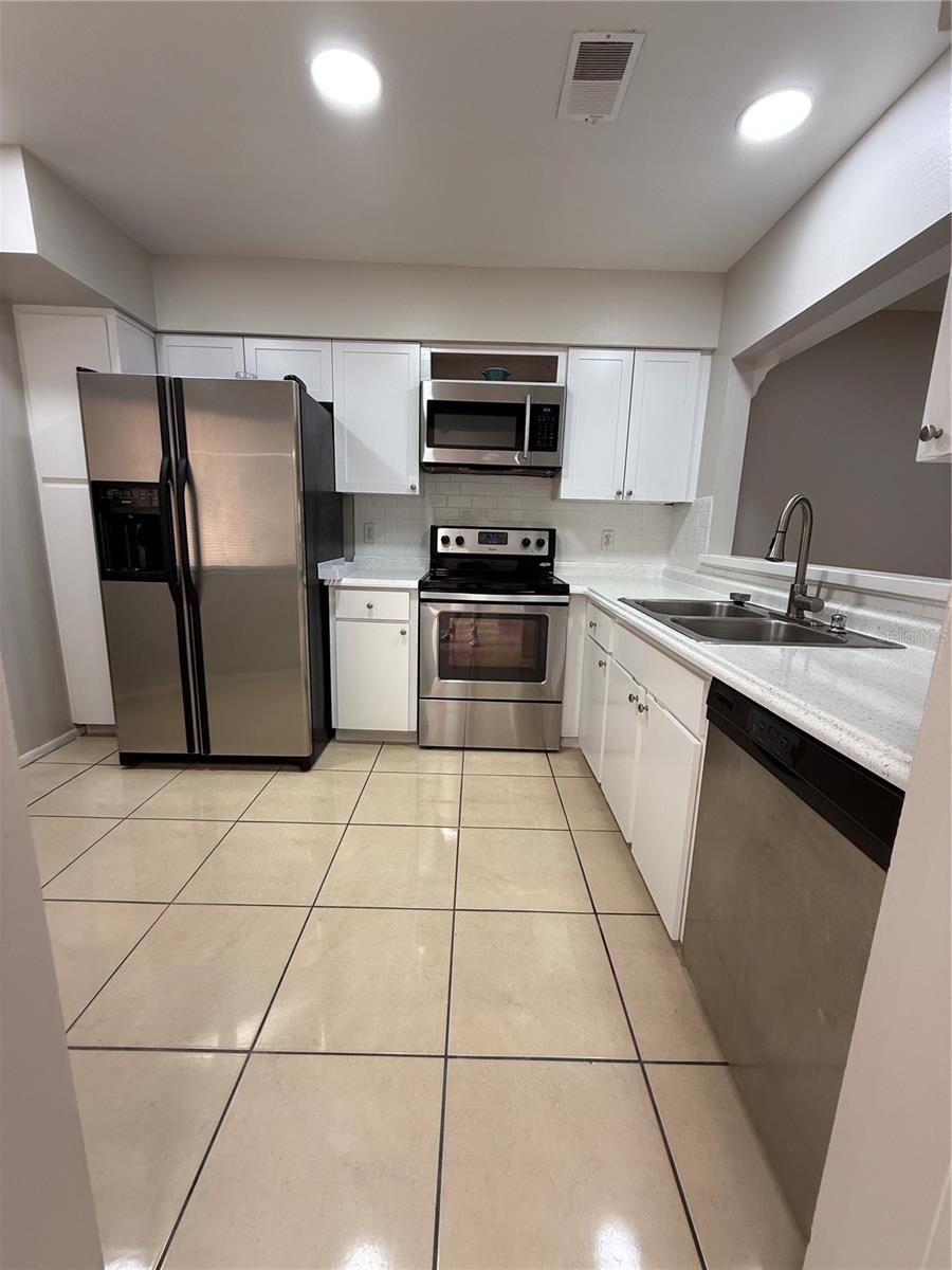 Image 4 of 50 For 4320 Middlebrook Road 2