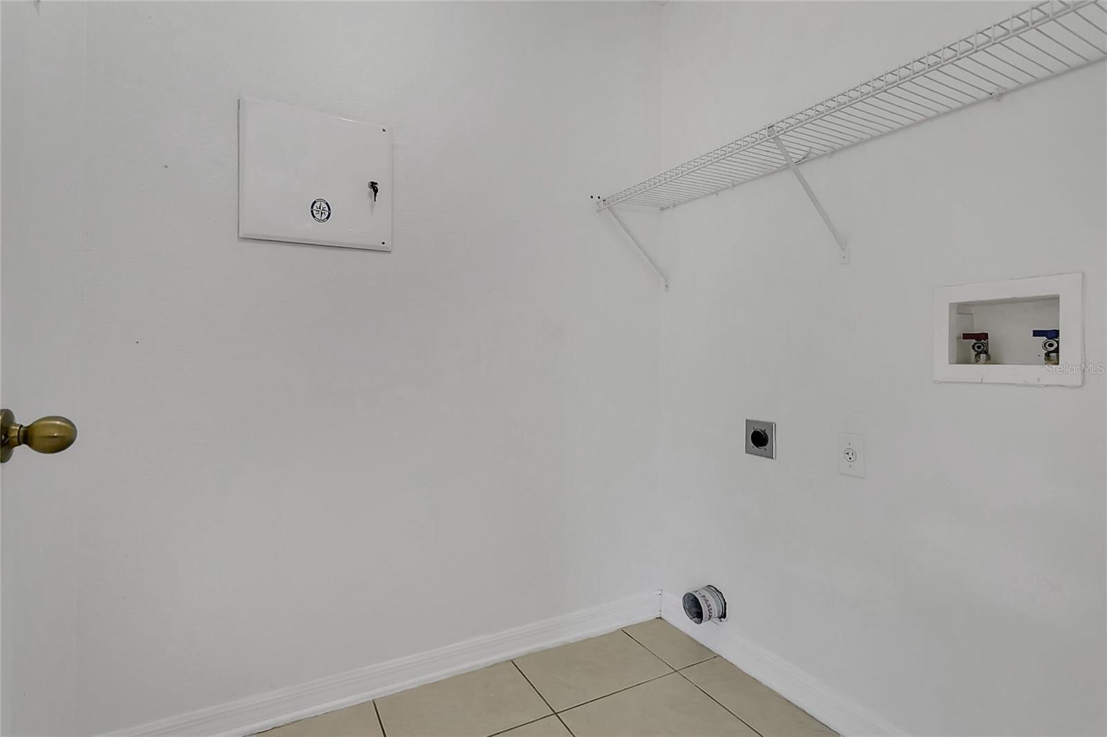 Image 17 of 23 For 938 Crystal Bay Lane