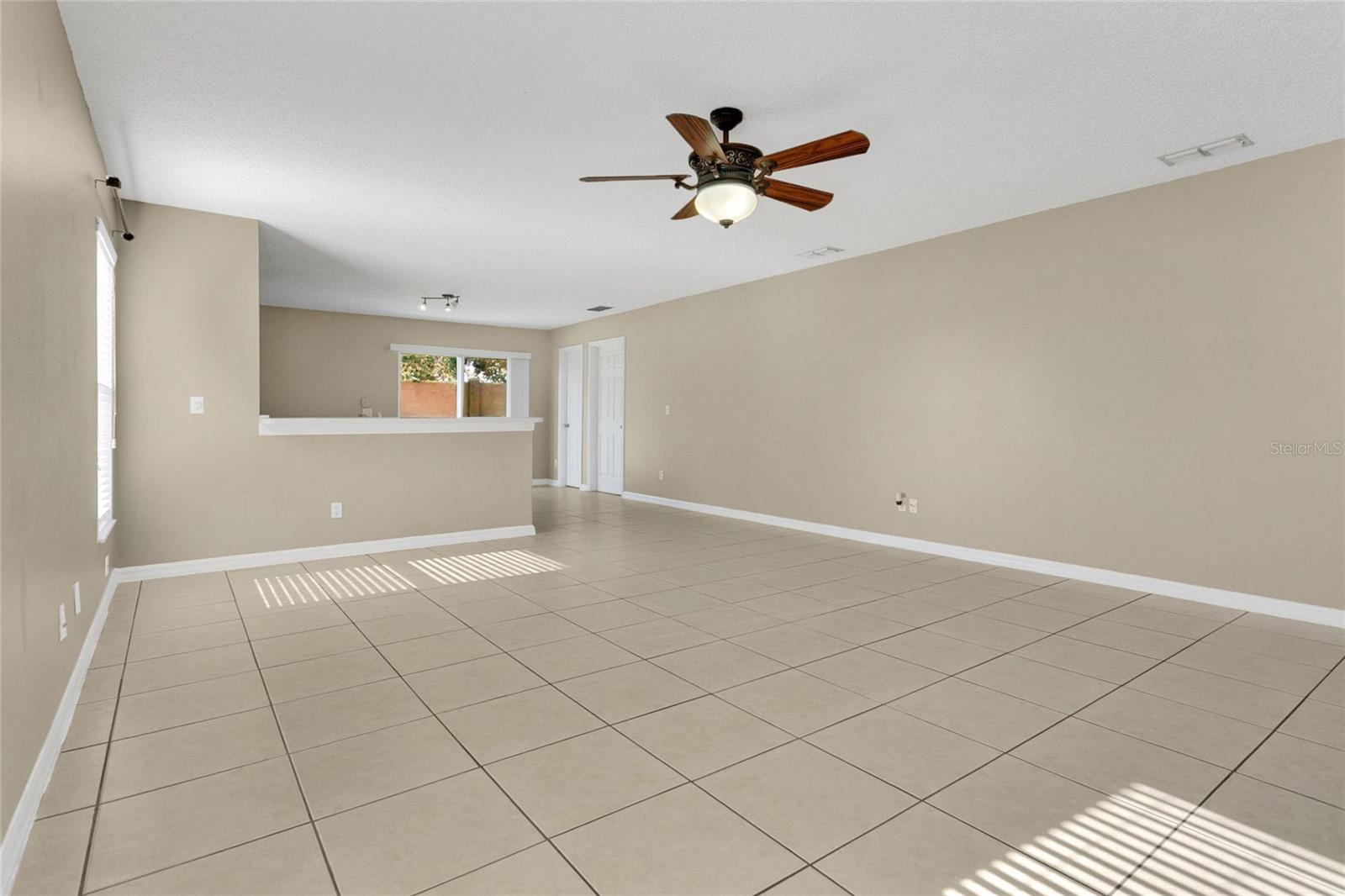 Image 3 of 23 For 938 Crystal Bay Lane
