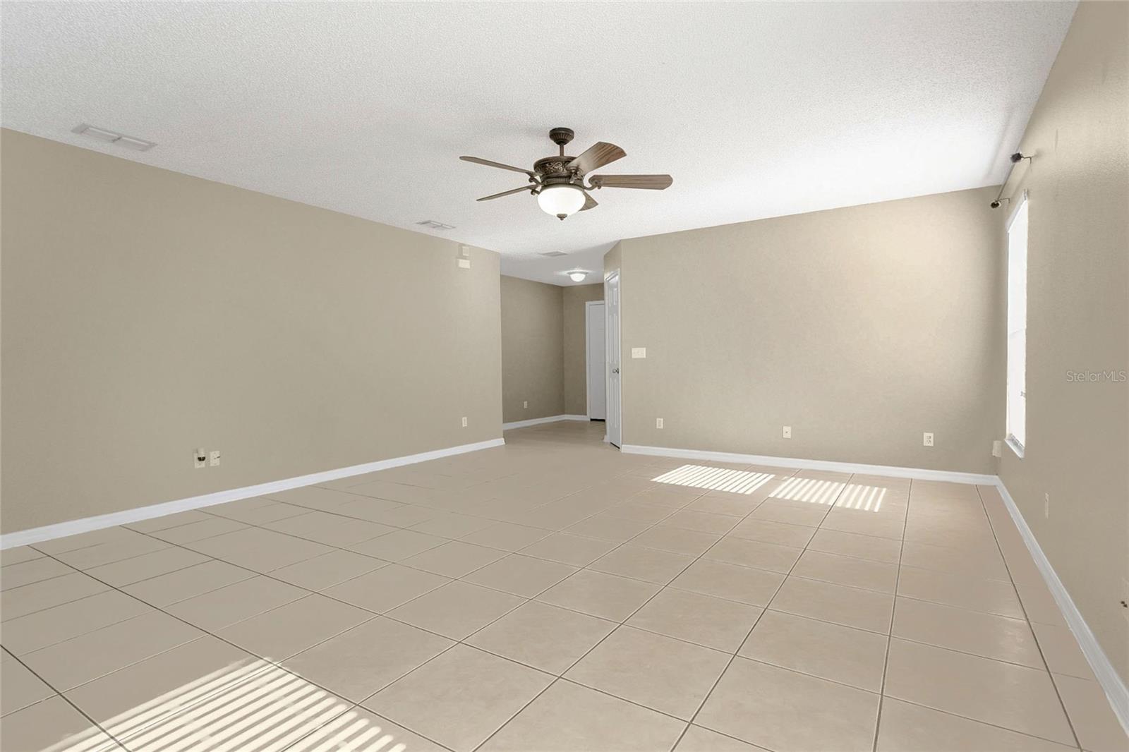 Image 4 of 23 For 938 Crystal Bay Lane