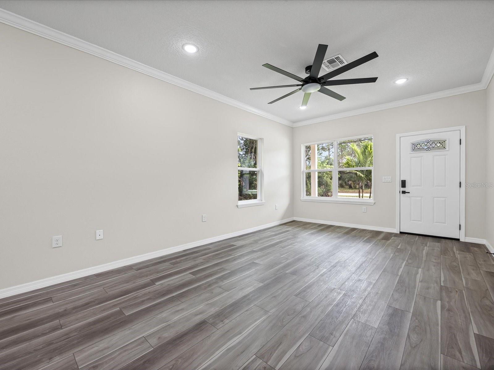 Image 5 of 31 For 2442 Rightway Street