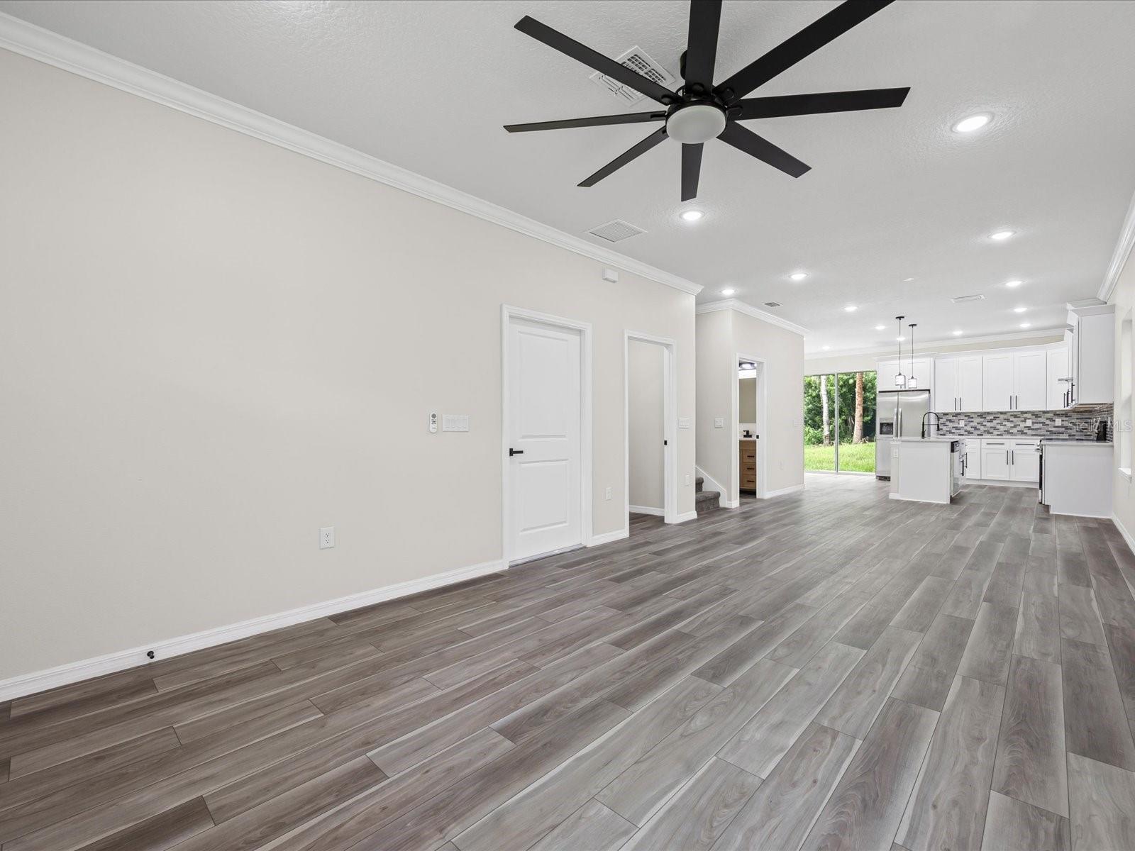 Image 6 of 31 For 2442 Rightway Street
