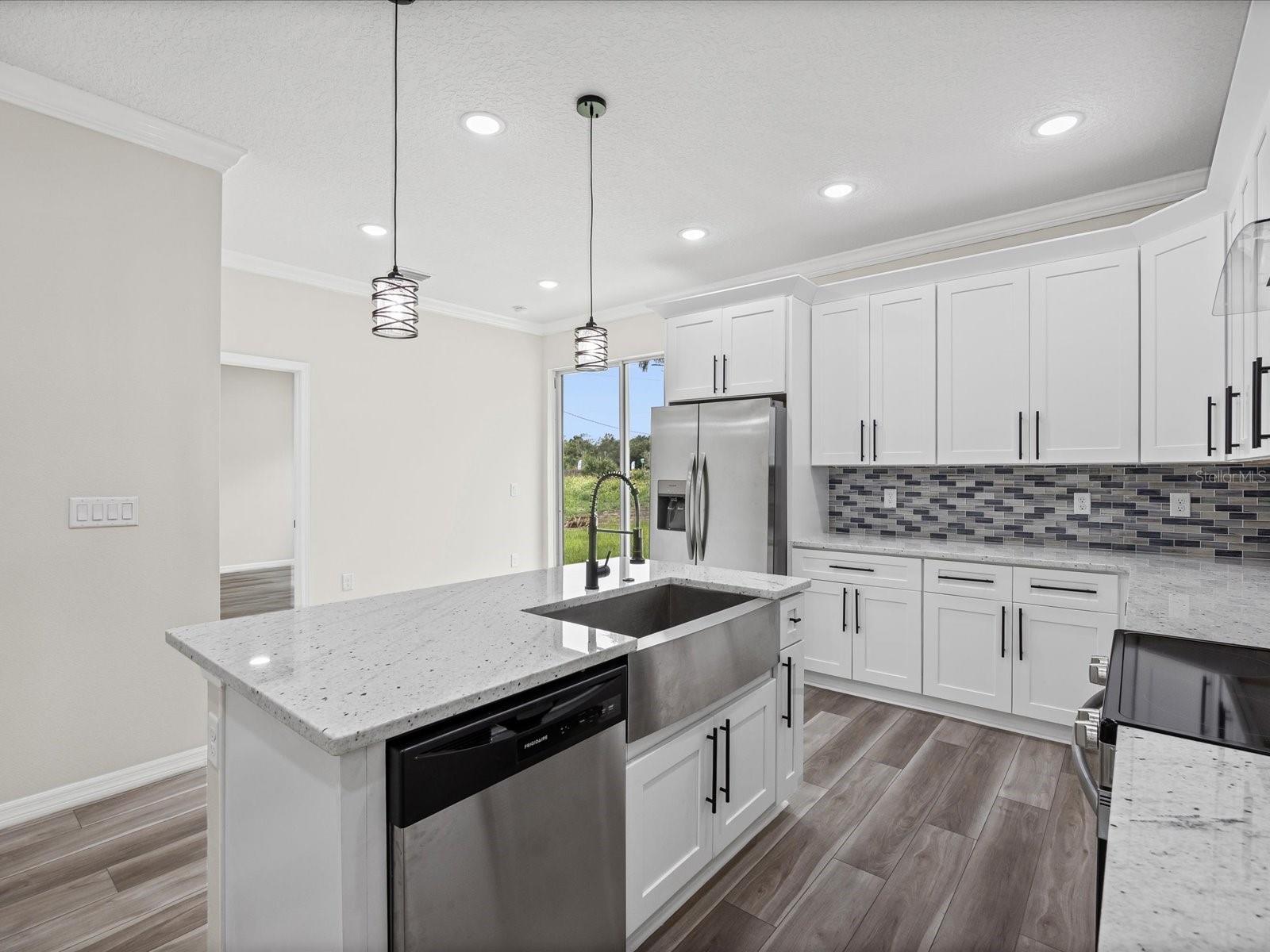 Image 9 of 31 For 2442 Rightway Street