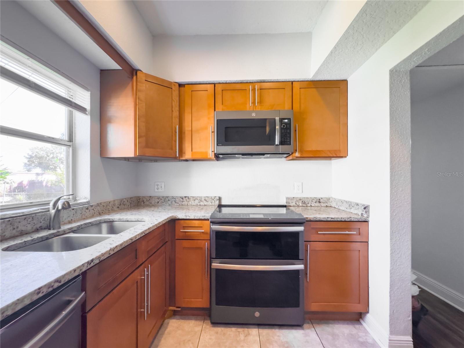 Image 11 of 42 For 901 Solandra Drive