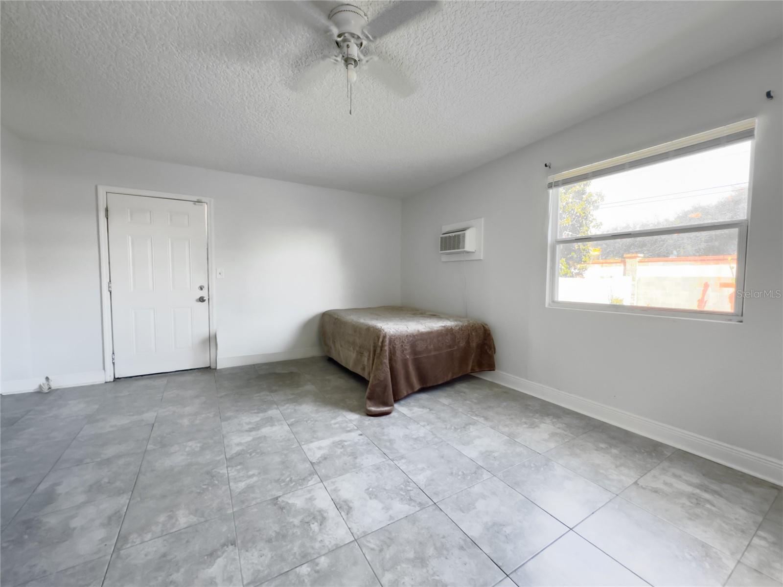 Image 19 of 42 For 901 Solandra Drive