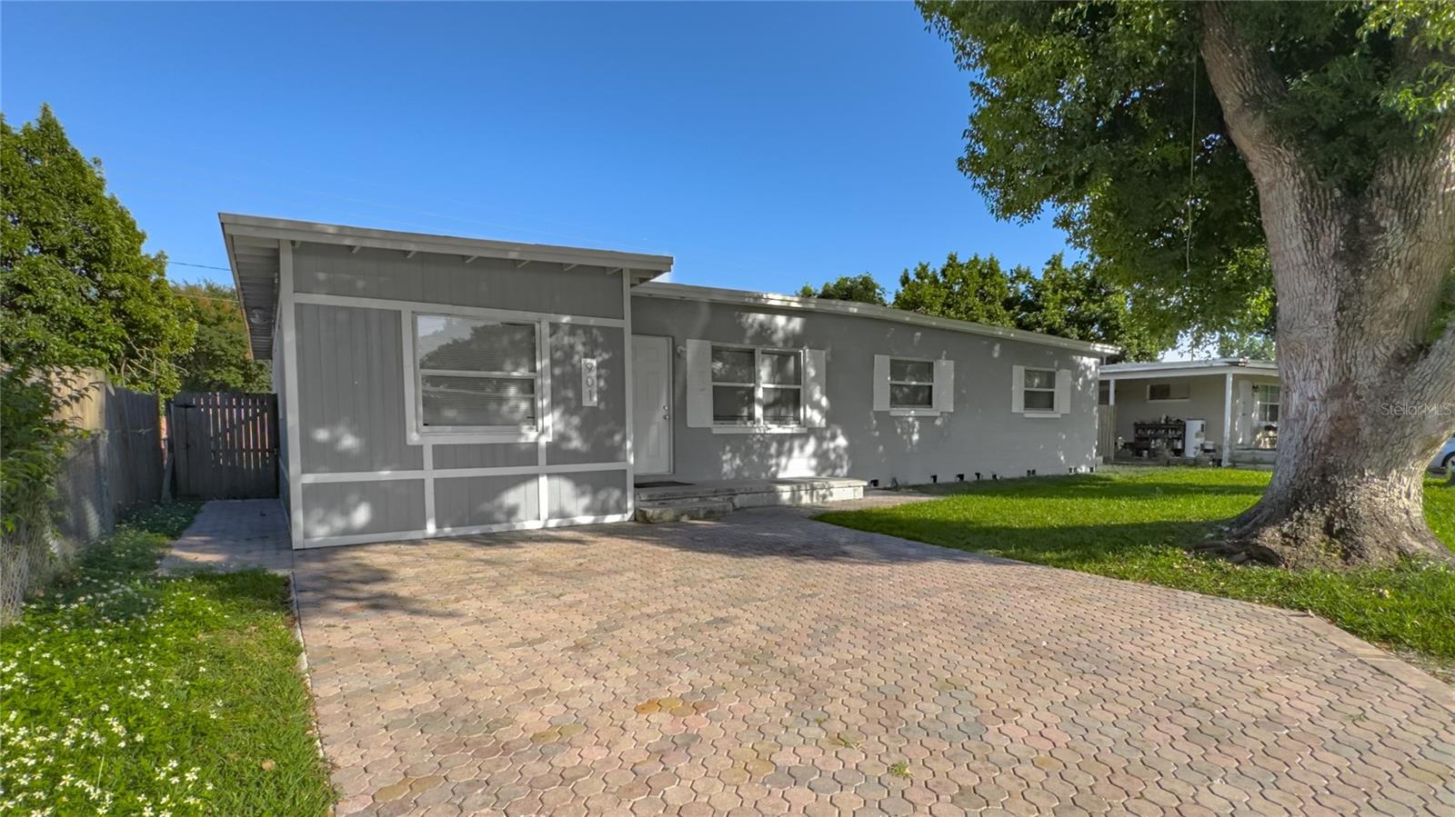 Image 2 of 42 For 901 Solandra Drive