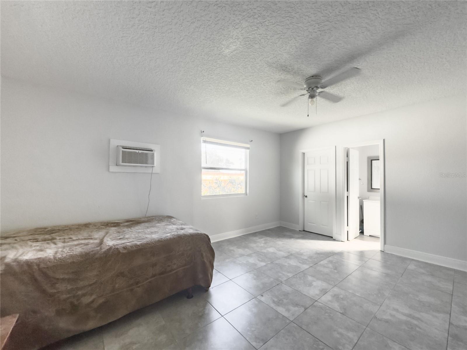 Image 22 of 42 For 901 Solandra Drive