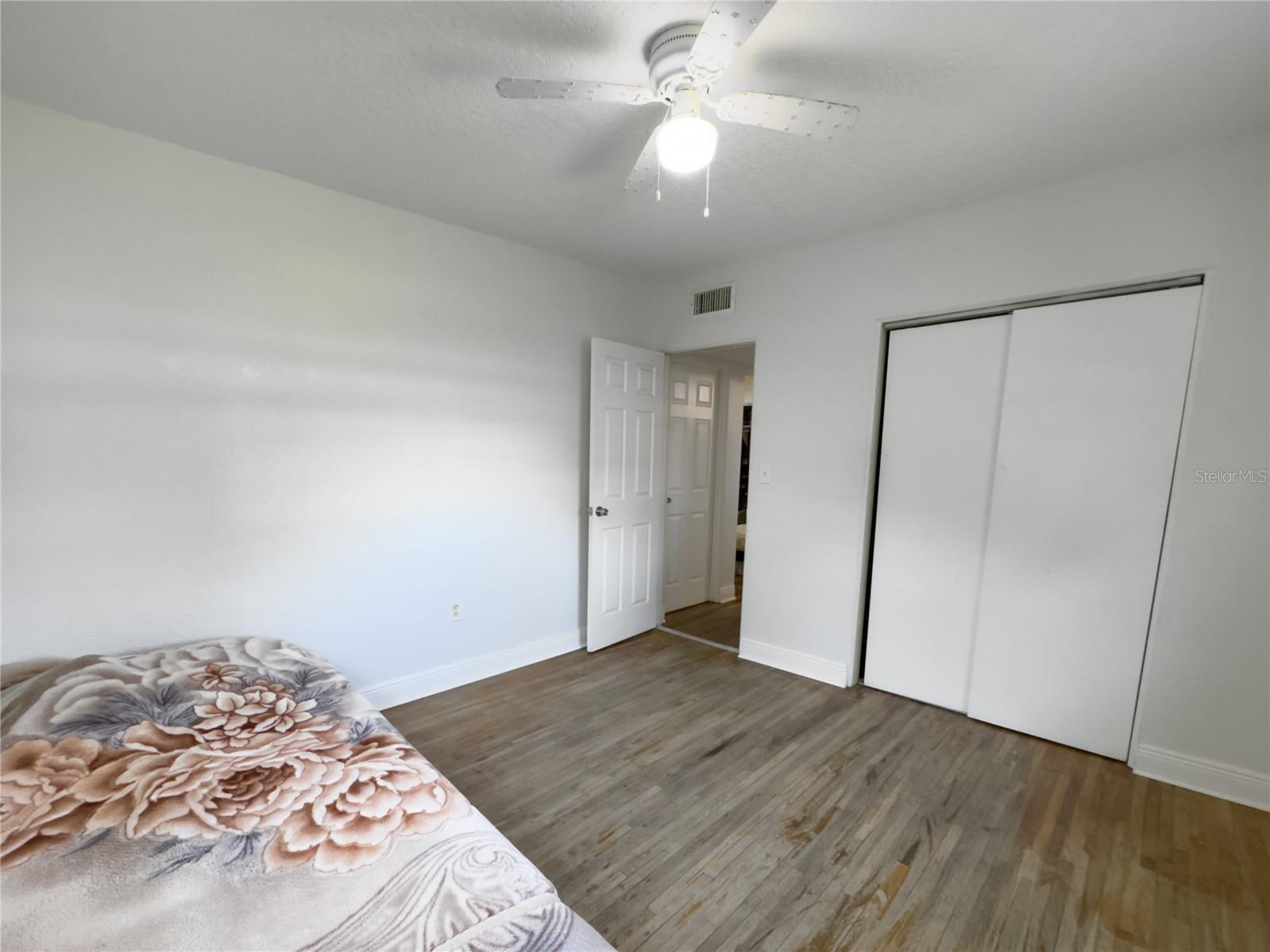 Image 29 of 42 For 901 Solandra Drive