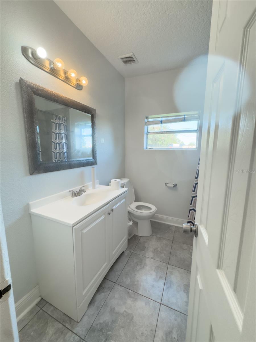 Image 33 of 42 For 901 Solandra Drive
