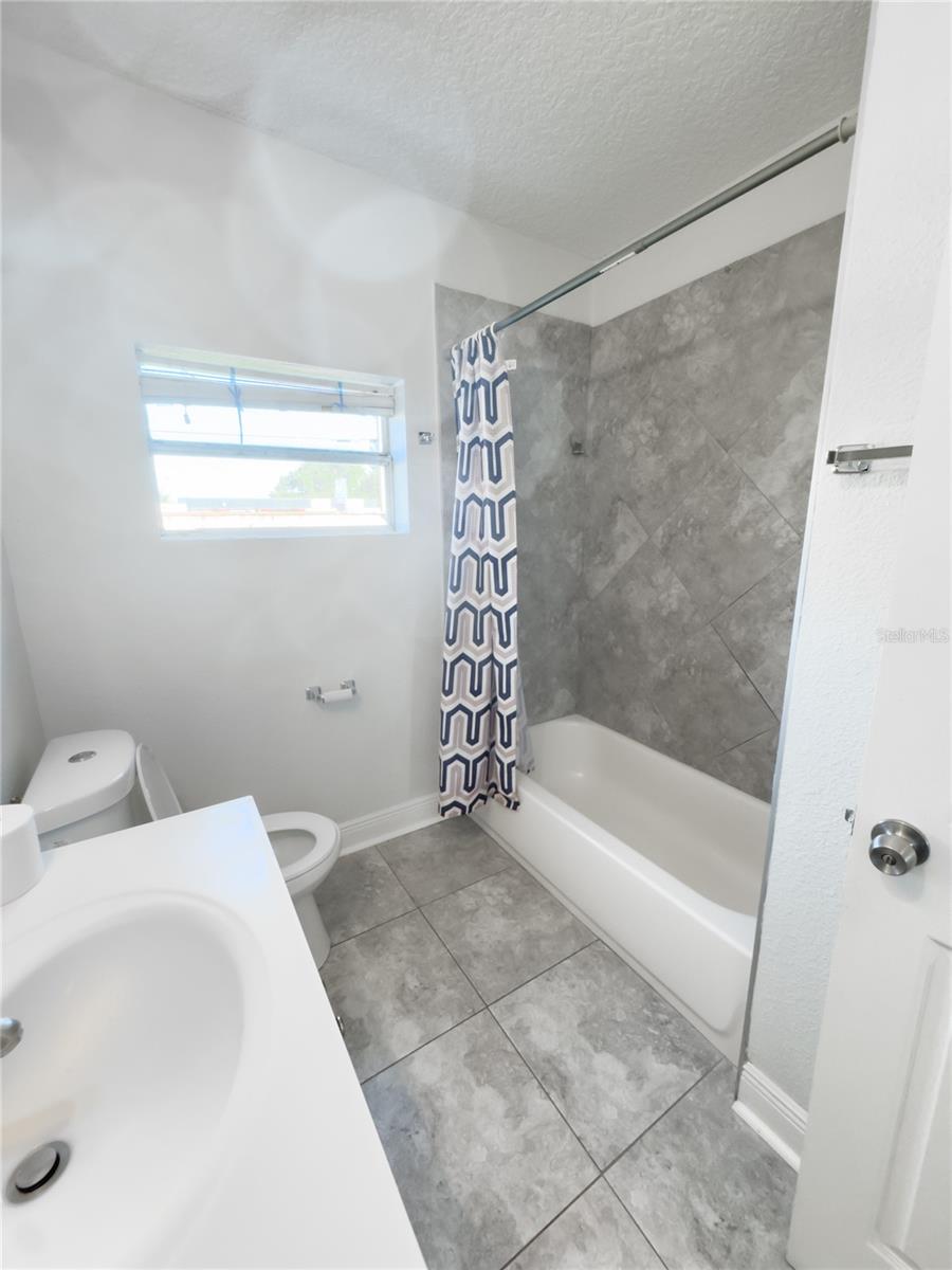 Image 34 of 42 For 901 Solandra Drive