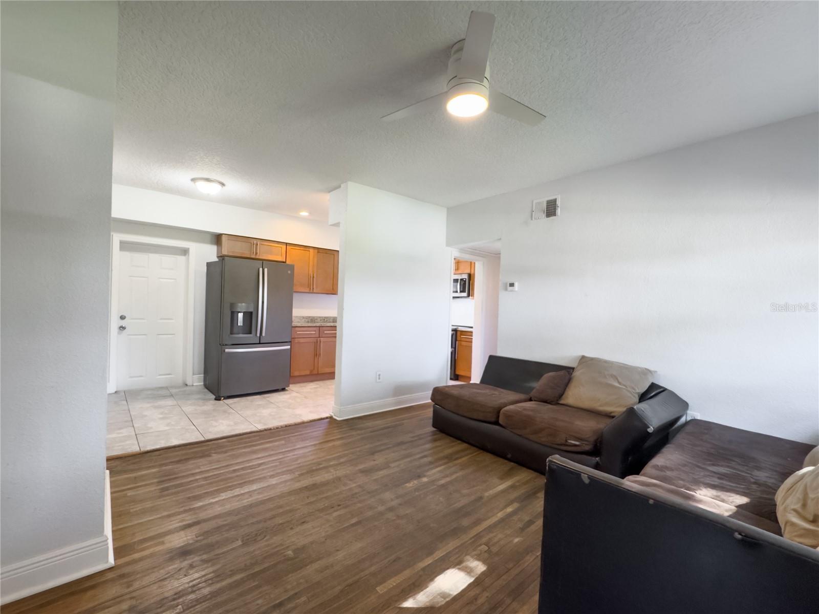 Image 4 of 42 For 901 Solandra Drive