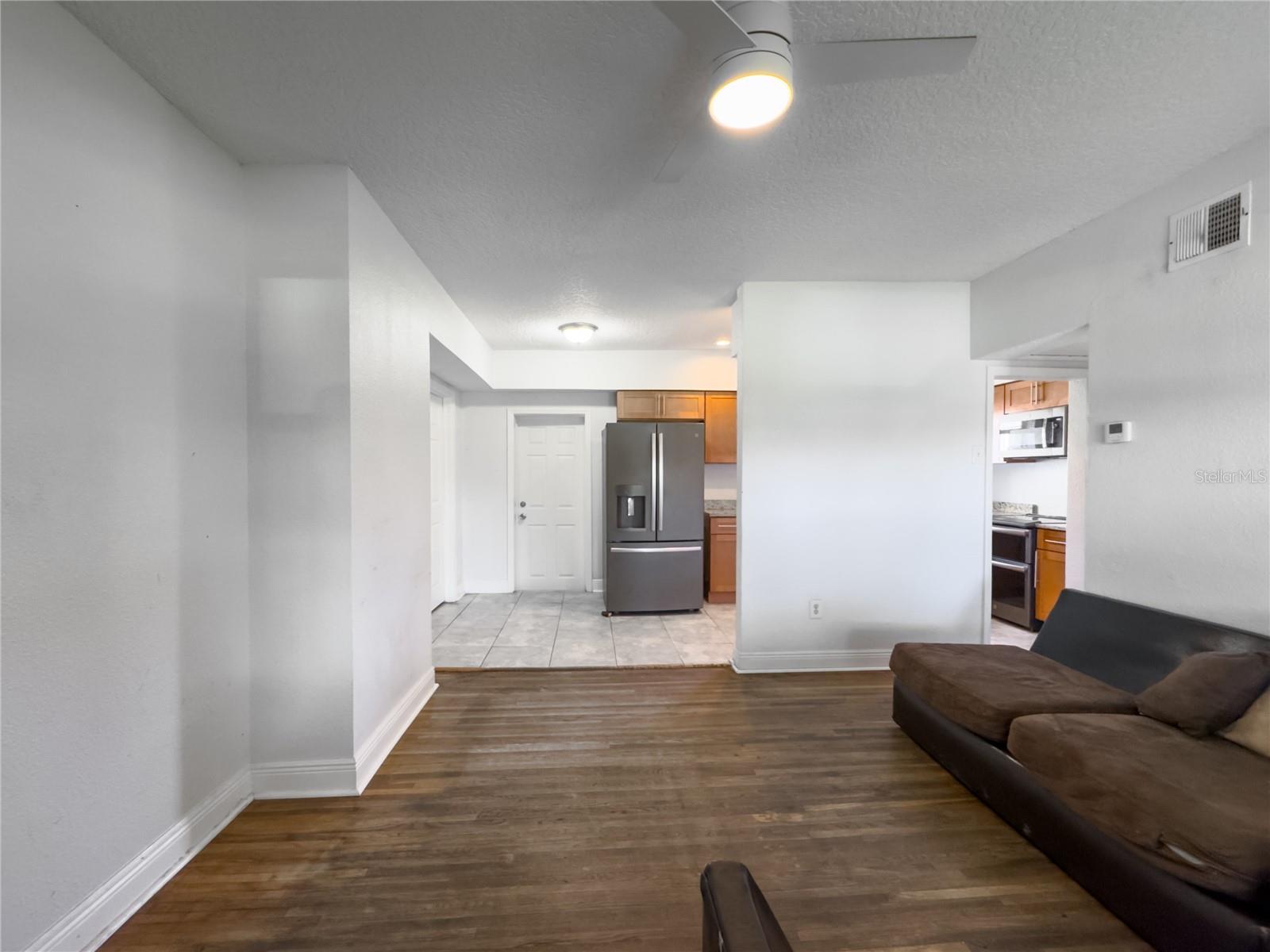 Image 5 of 42 For 901 Solandra Drive