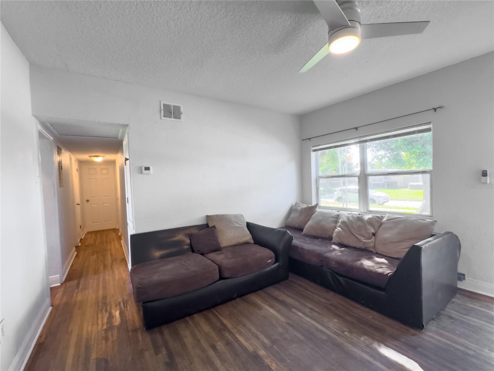 Image 7 of 42 For 901 Solandra Drive