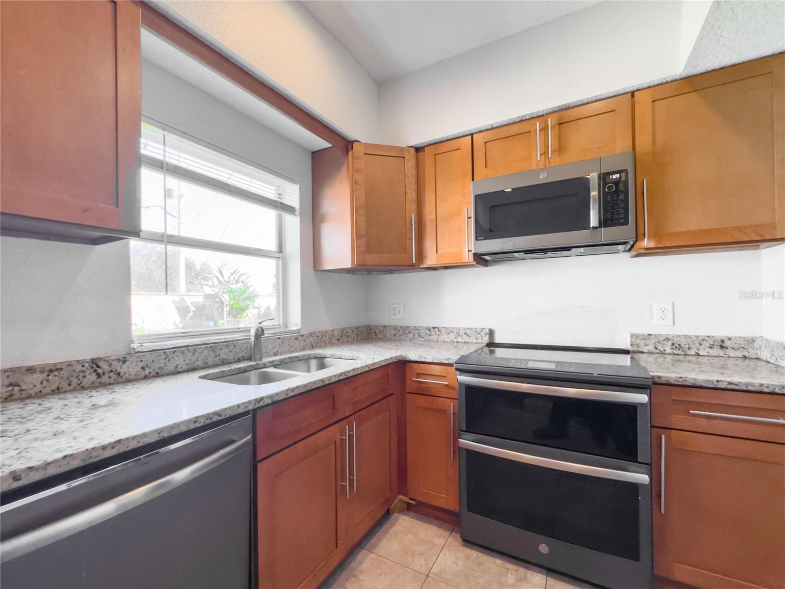 Image 9 of 42 For 901 Solandra Drive