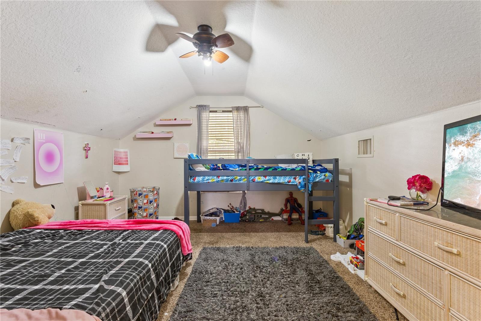 Image 15 of 20 For 1074 Park Central Circle