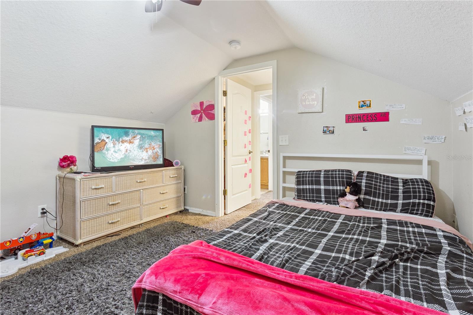 Image 16 of 20 For 1074 Park Central Circle