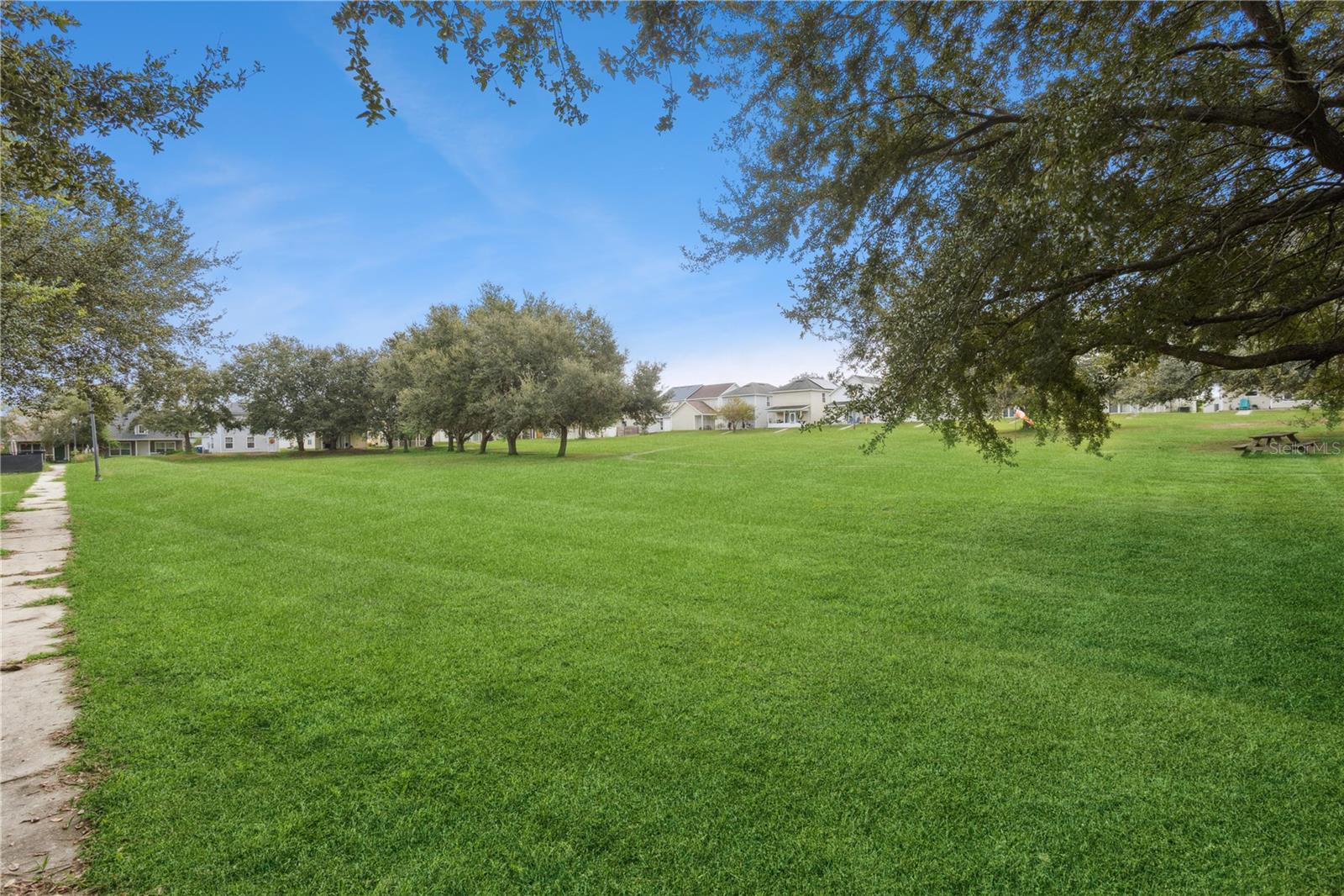 Image 18 of 20 For 1074 Park Central Circle