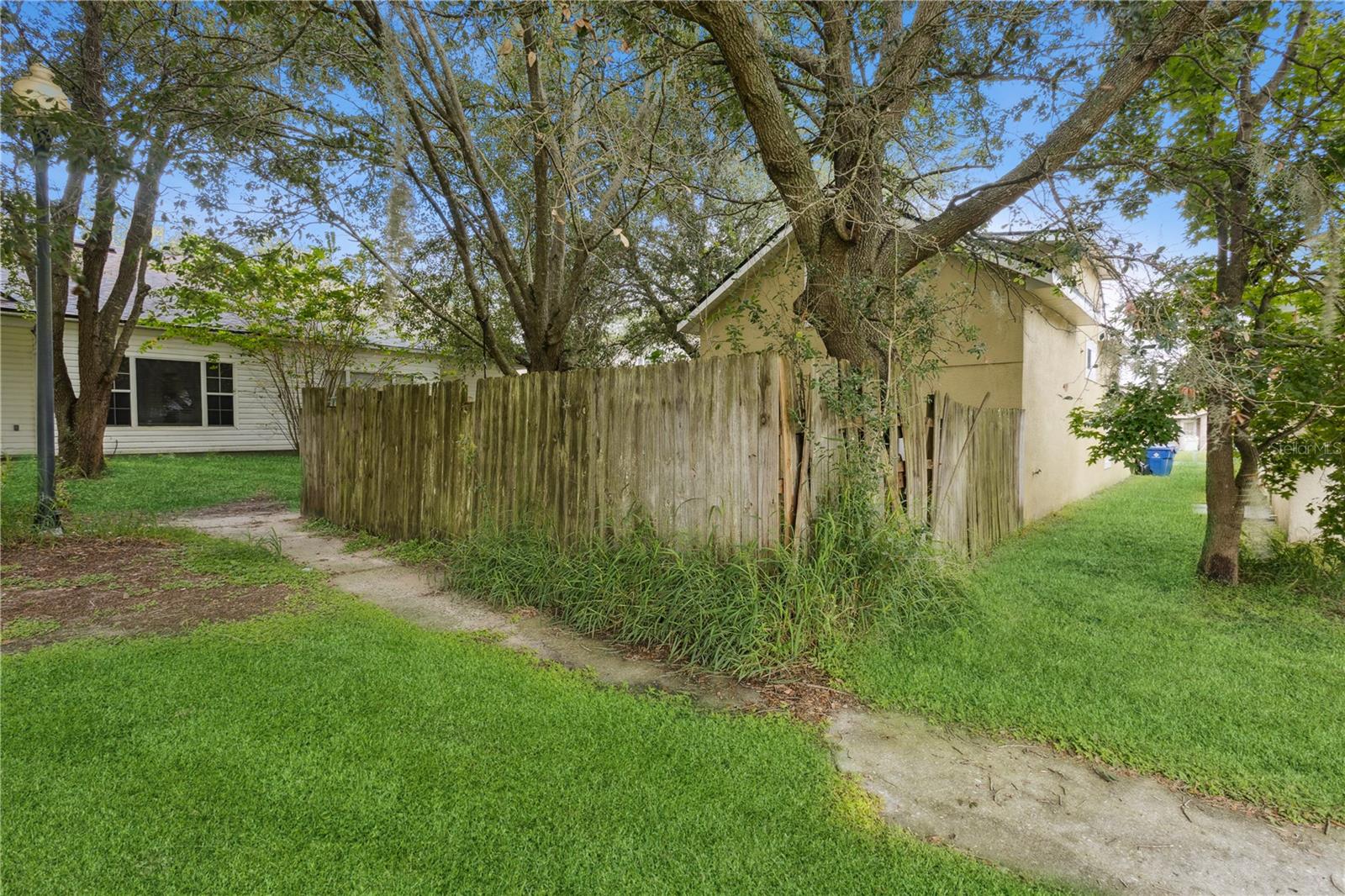 Image 19 of 20 For 1074 Park Central Circle