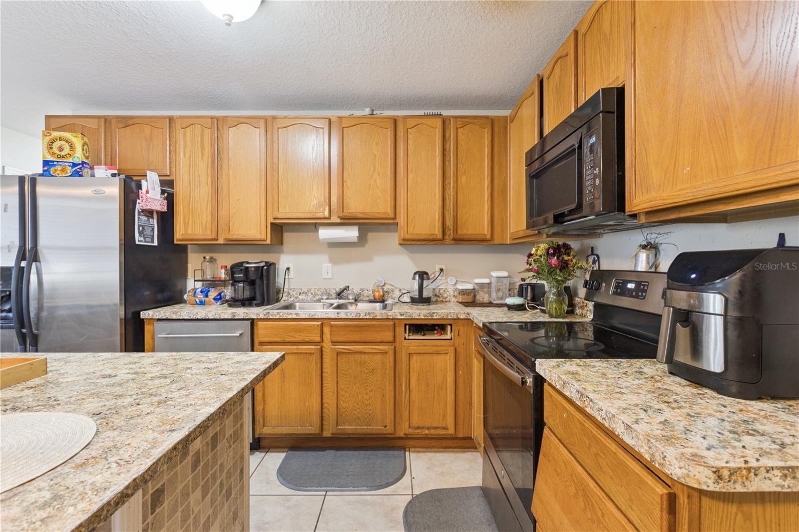 Image 5 of 20 For 1074 Park Central Circle