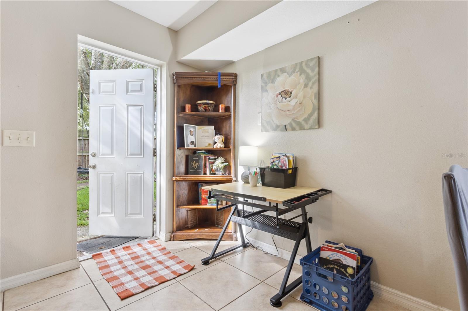 Image 7 of 20 For 1074 Park Central Circle