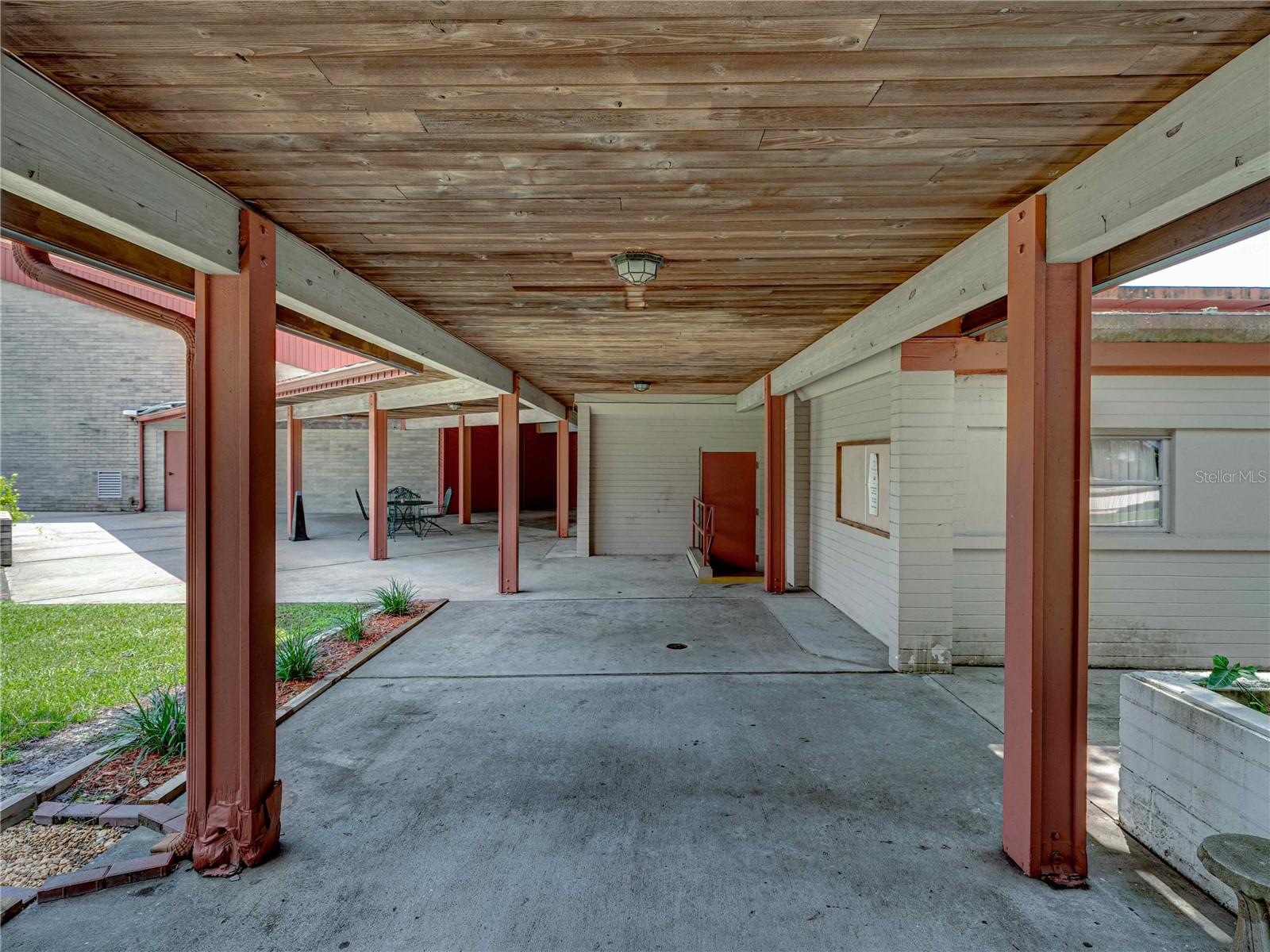 Image 11 of 28 For 211 Easton Drive