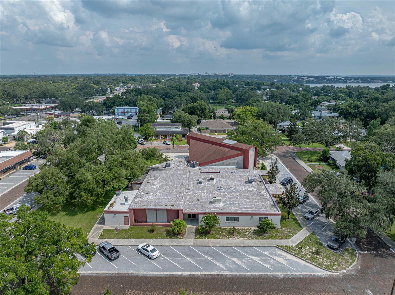 Image 4 of 28 For 211 Easton Drive