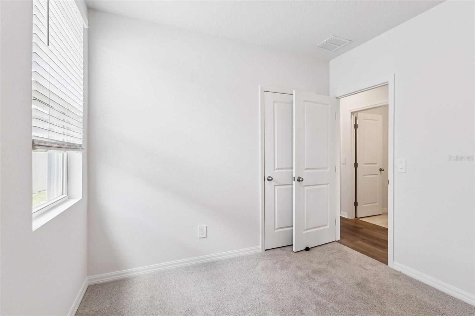 Image 17 of 28 For 5506 Clove Row