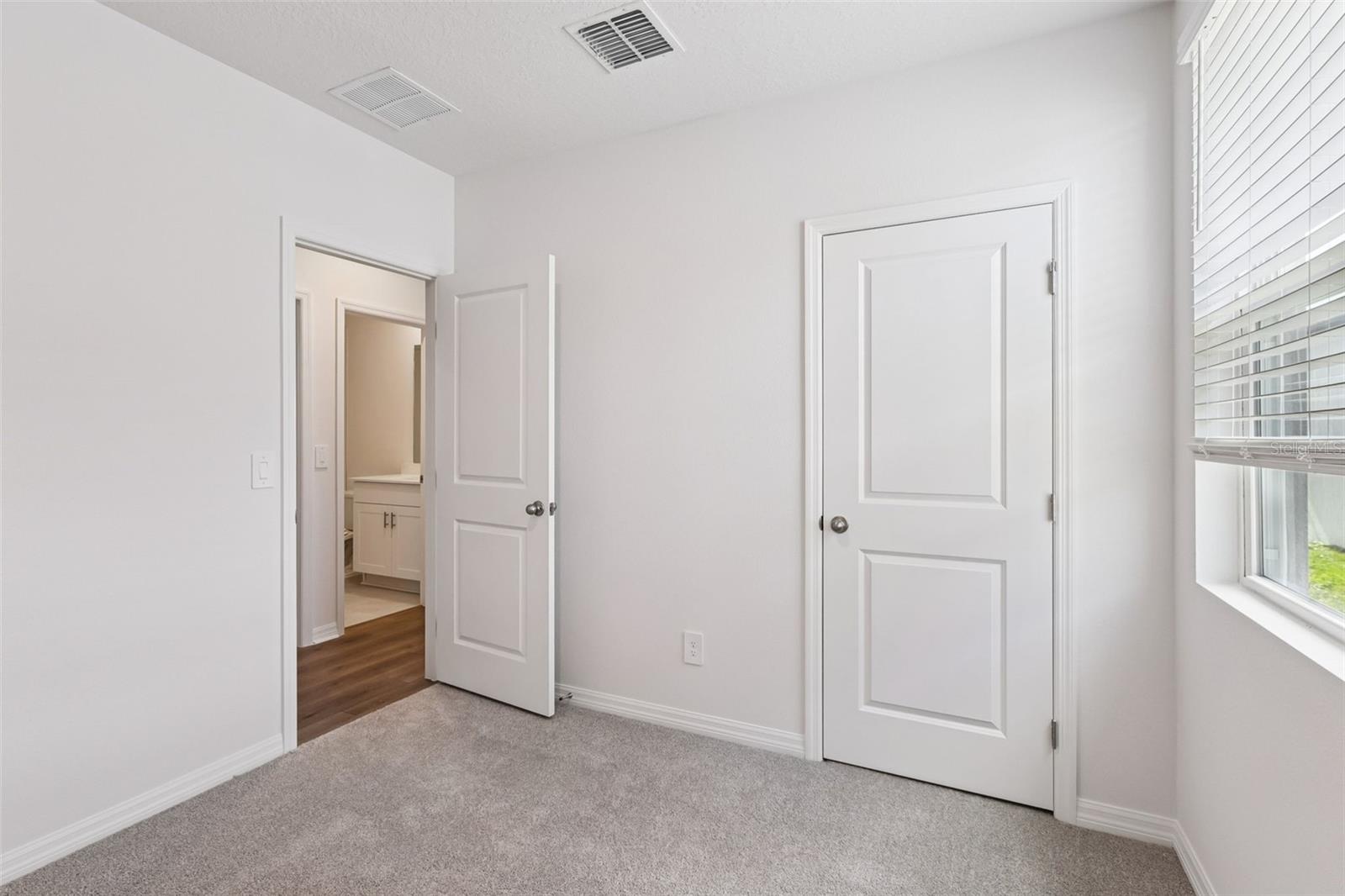 Image 20 of 28 For 5506 Clove Row