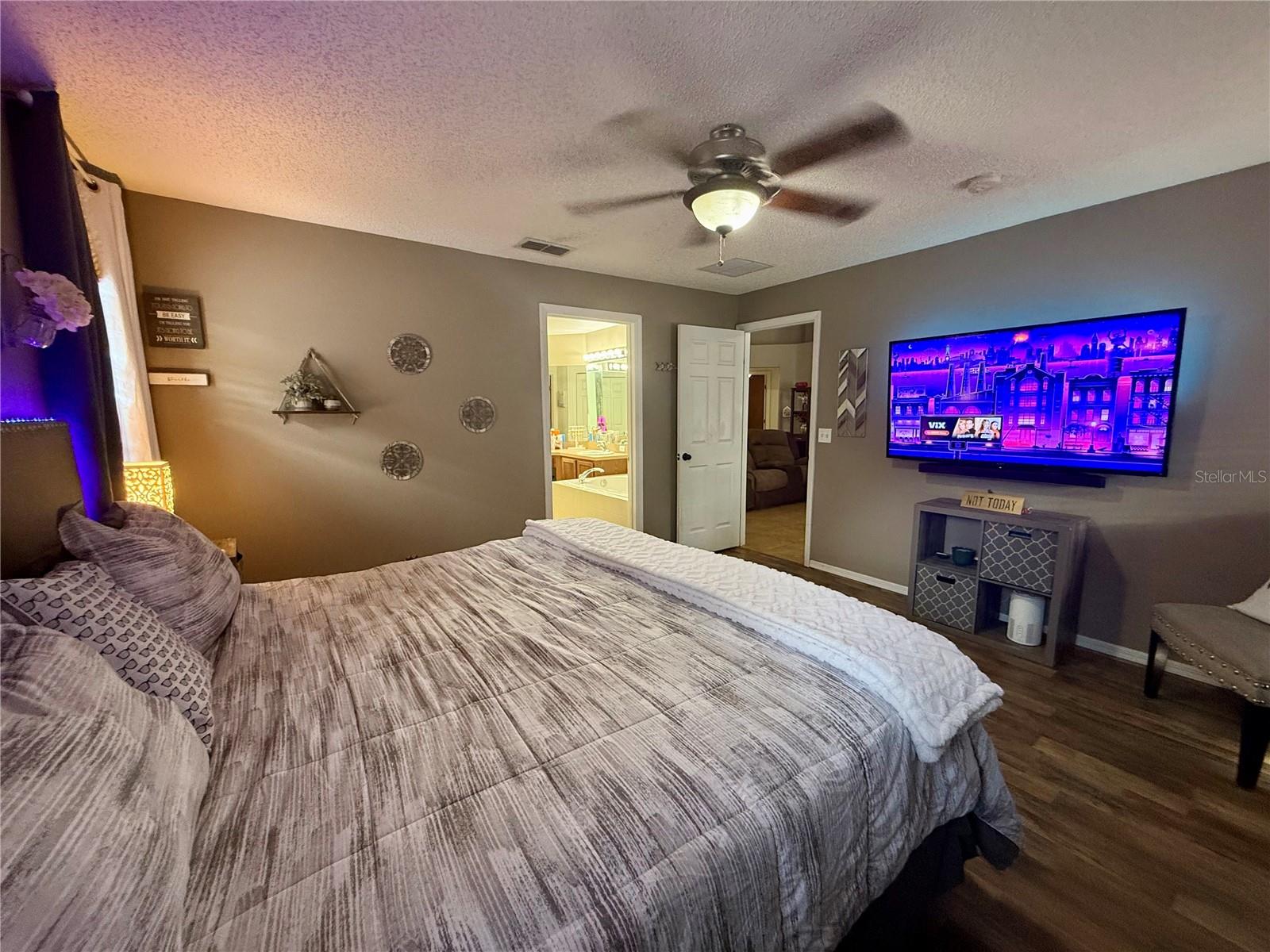 Image 18 of 22 For 712 Spring Cavern Avenue