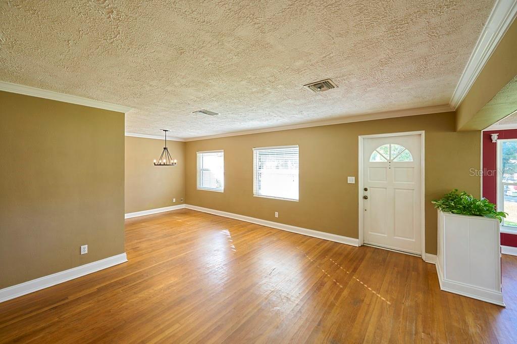 Image 24 of 31 For 363 Croton Drive