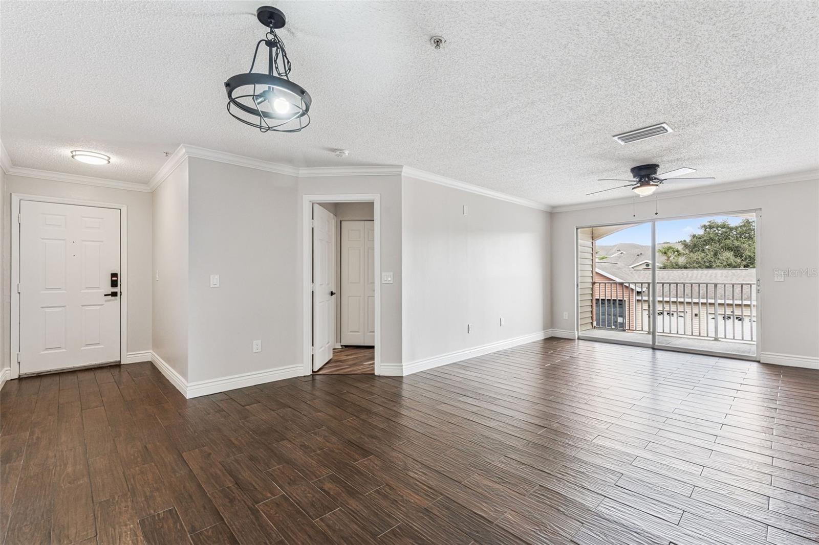 Image 2 of 17 For 1939 Summer Club Drive 201