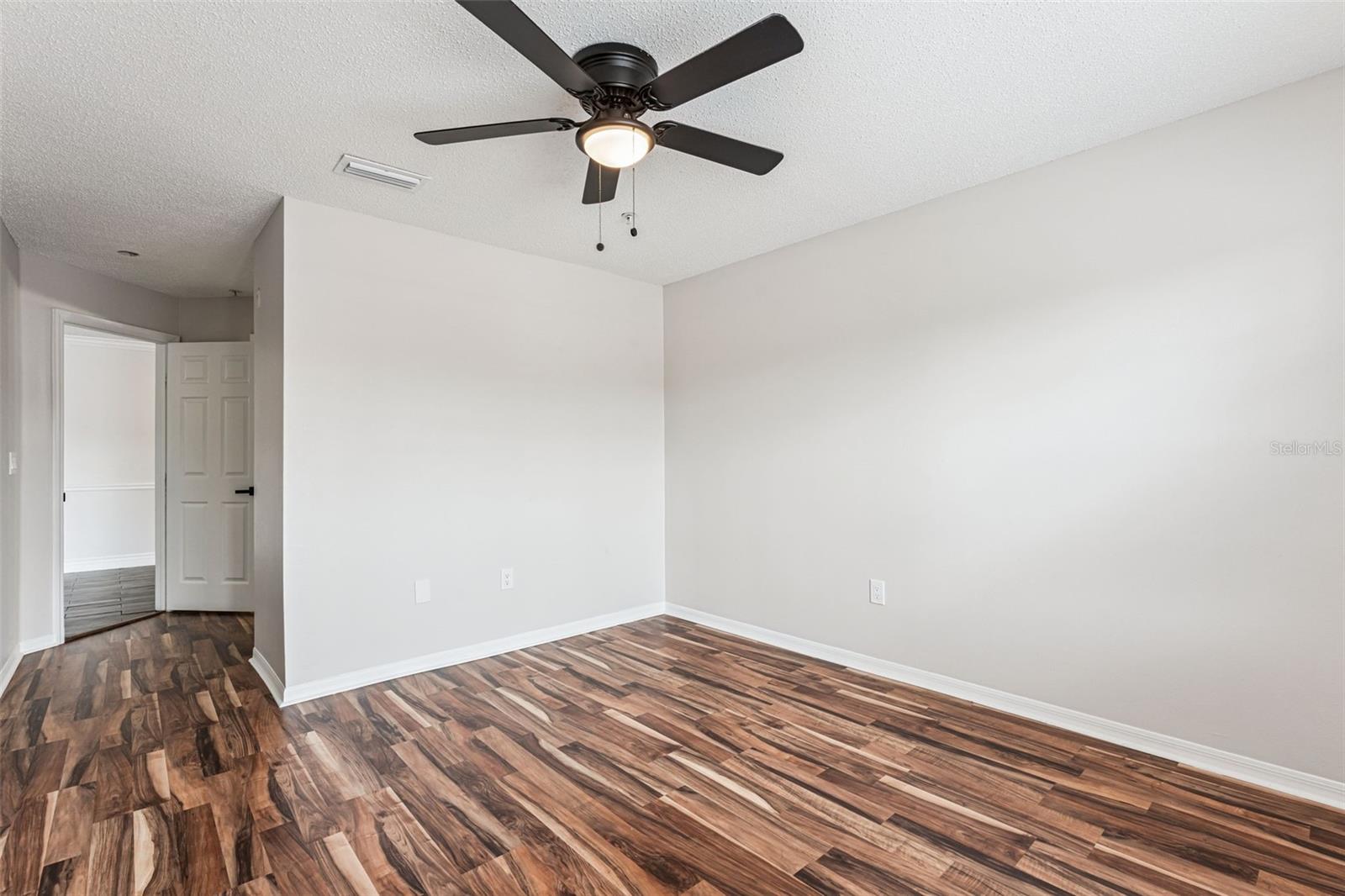 Image 8 of 17 For 1939 Summer Club Drive 201