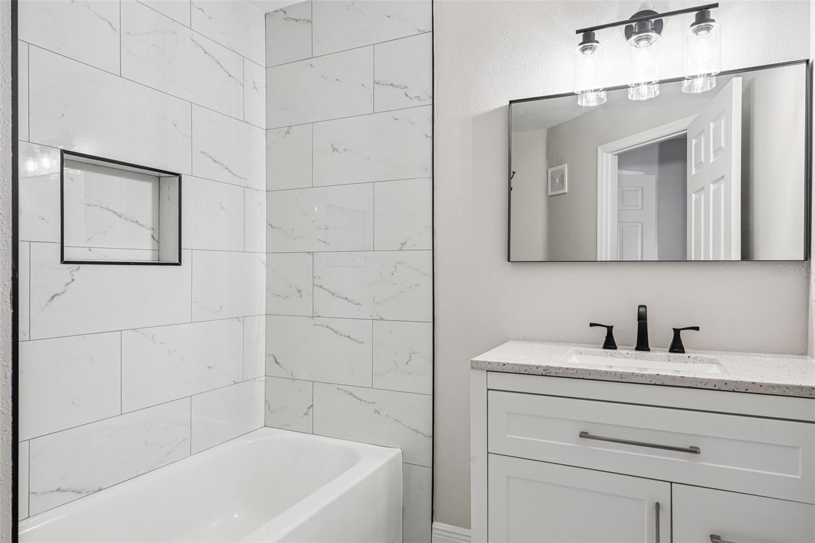 Image 9 of 17 For 1939 Summer Club Drive 201