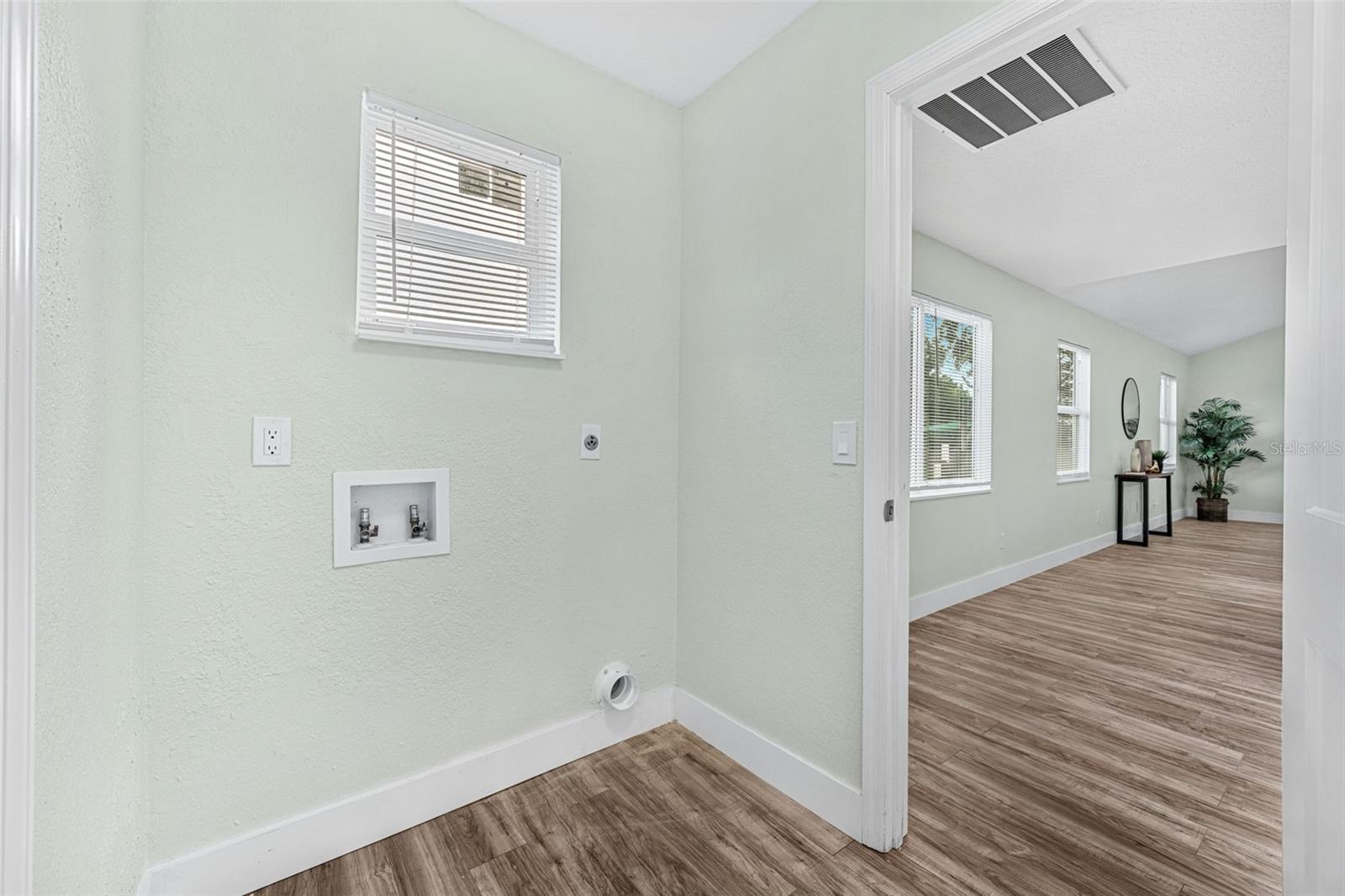 Image 44 of 68 For 1285 Coventry Circle