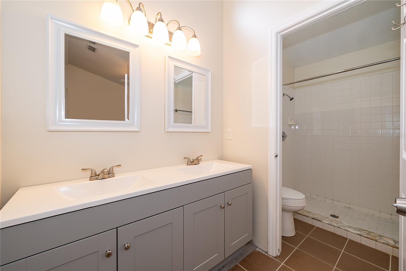 Image 18 of 27 For 5433 Bracken Court